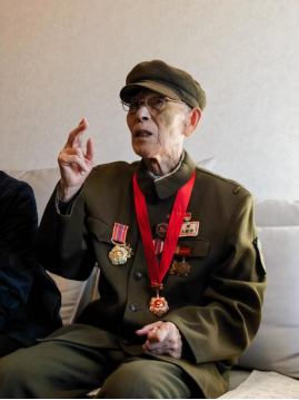 驻365英国上市集团纪检监察组走访慰问 抗美援朝老兵